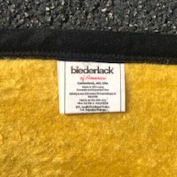 Plush Throw Blanket . Size: 48'' x 54'' ...................... Green Bay Packers - Picture 4 of 4